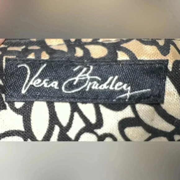 RETIRED: Vera Bradley | ladies wristlet handbag. - Picture 16 of 16